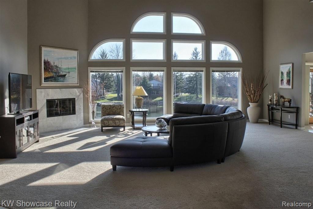 2901 East Commerce Road Commerce Township, MI 48382 - Photo 5 of 25 Great Room Overlooks lake