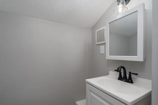 $265,000 | 513 Blue Earth Street, Mankato, MN 56001