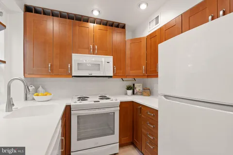 $629,900 | 3960 Langley Court Northwest, Unit F624, Washington, DC 20016
