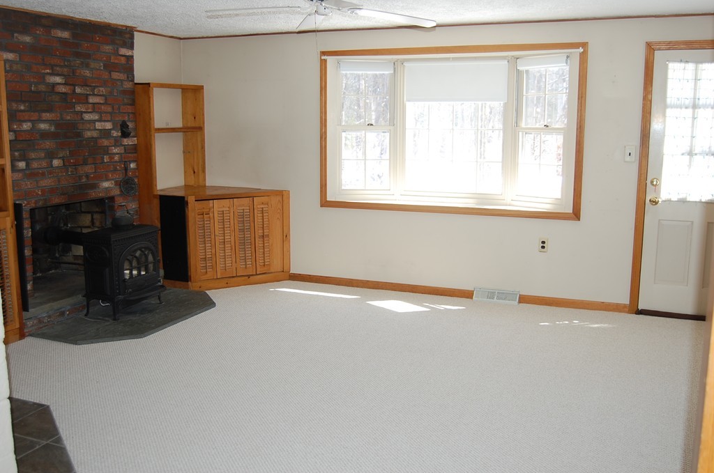 37 Christopher Road Holliston, MA 01746 - Photo 7 of 16 Gallery Image 7