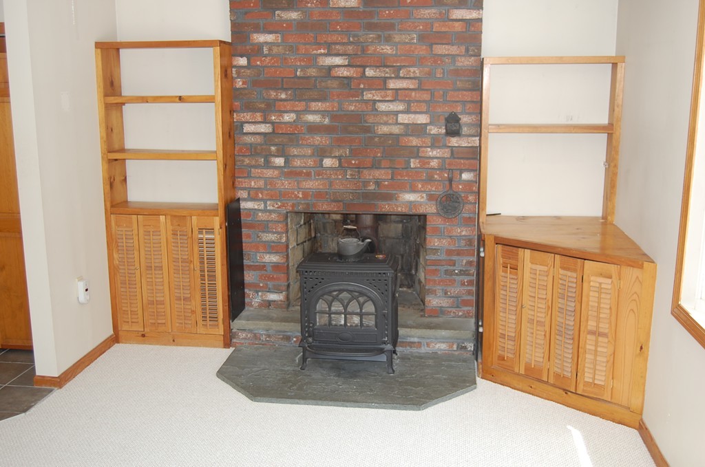 37 Christopher Road Holliston, MA 01746 - Photo 8 of 16 Gallery Image 8