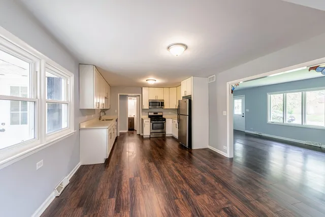 $239,900 | 16037 Evans Avenue, South Holland, IL 60473