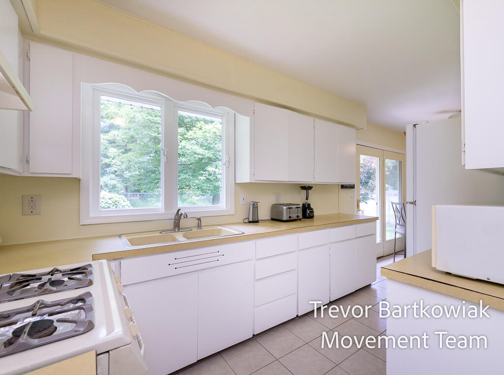 4324 White Road Muskegon, MI 49442 - Photo 8 of 36 4324WhiteRd-15LoRes