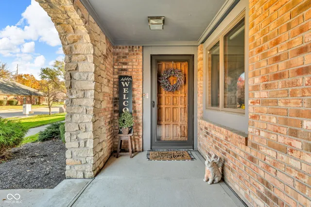 $285,000 | 445 Camby Court, Greenwood, IN 46142