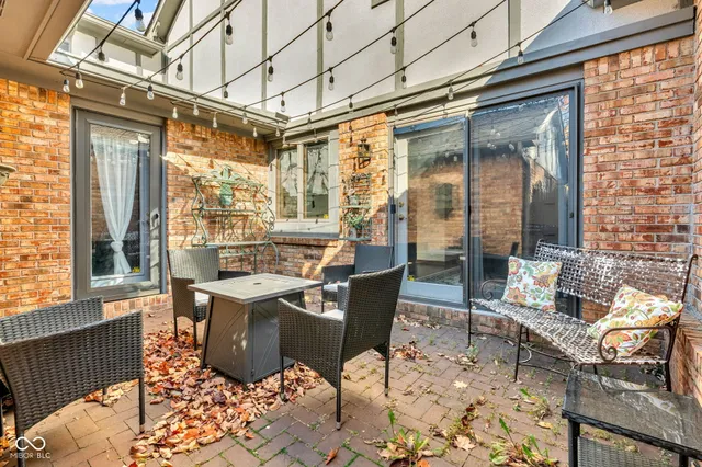 $285,000 | 445 Camby Court, Greenwood, IN 46142