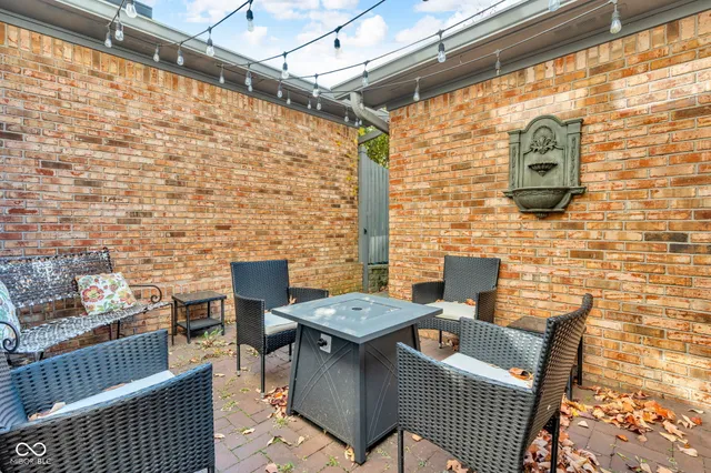 $285,000 | 445 Camby Court, Greenwood, IN 46142