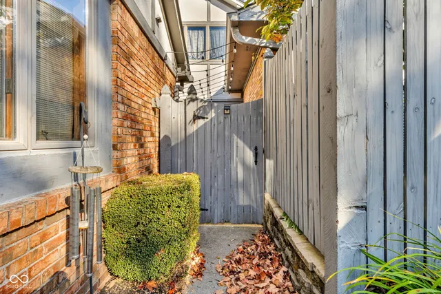 $285,000 | 445 Camby Court, Greenwood, IN 46142