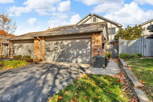 $285,000 | 445 Camby Court, Greenwood, IN 46142