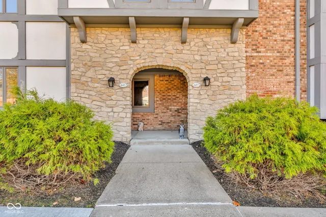 $285,000 | 445 Camby Court, Greenwood, IN 46142