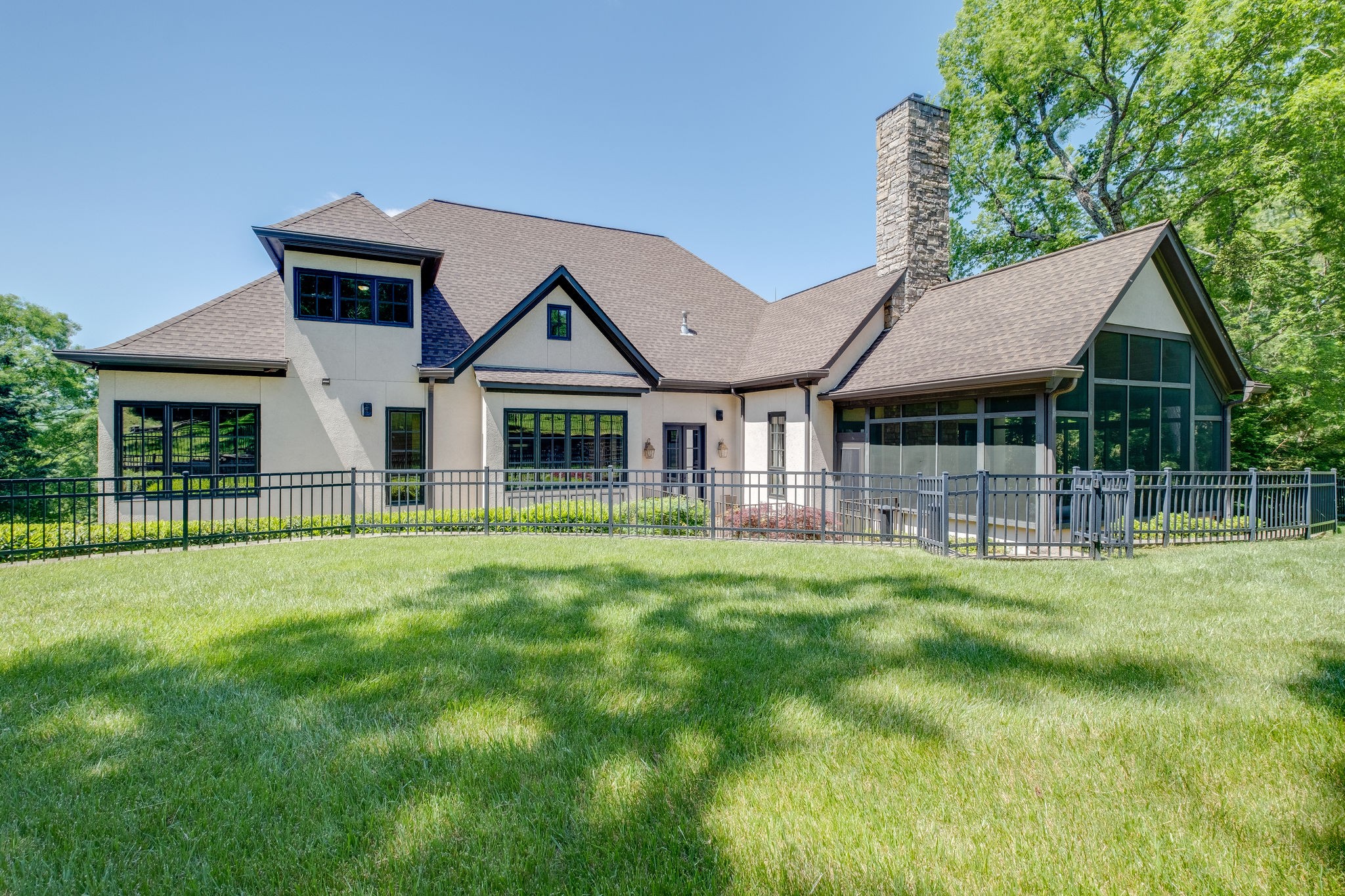 22 Compton Trace Nashville, TN 37215 - Photo 27 of 28 a front view of a house with a garden