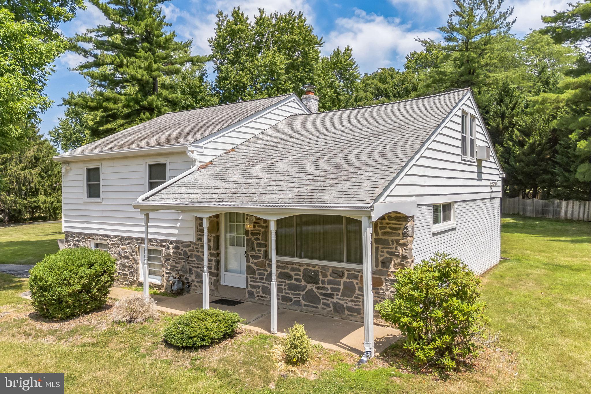 324 Abbey Road Berwyn, PA 19312 - Photo 2 of 45 Gallery Image 2
