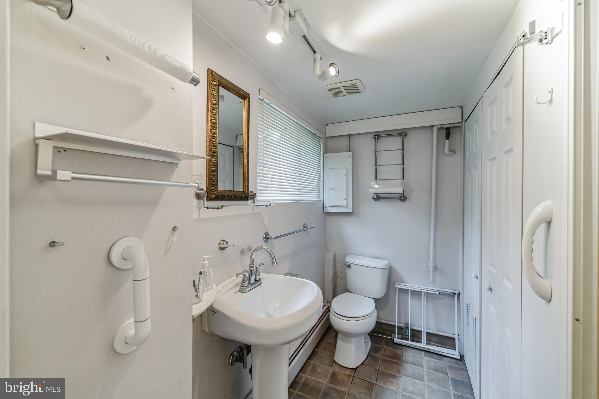 324 Abbey Road Berwyn, PA 19312 - Photo 29 of 45 Gallery Image 29