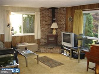 1545 Kumry Road Quakertown, PA 18951 - Photo 3 of 9 Living Room