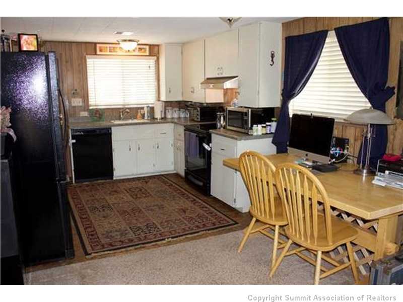 32 J Road Silverthorne, CO 80498 - Photo 7 of 16 Kitchen.
