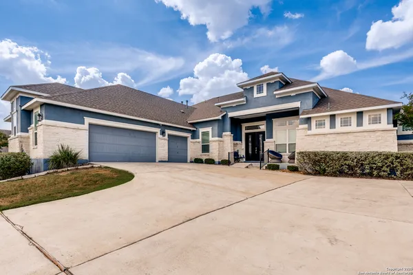 $899,900 | 8207 Garden Arbor, San Antonio, TX 78266
