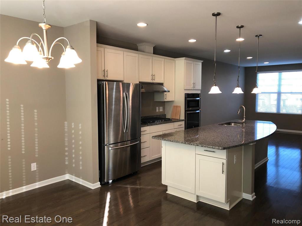 2908 Glenbar Circle, Unit 92 Rochester, MI 48307 - Photo 4 of 16