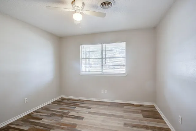 $1,375 | 5411 49th Street, Lubbock, TX 79414