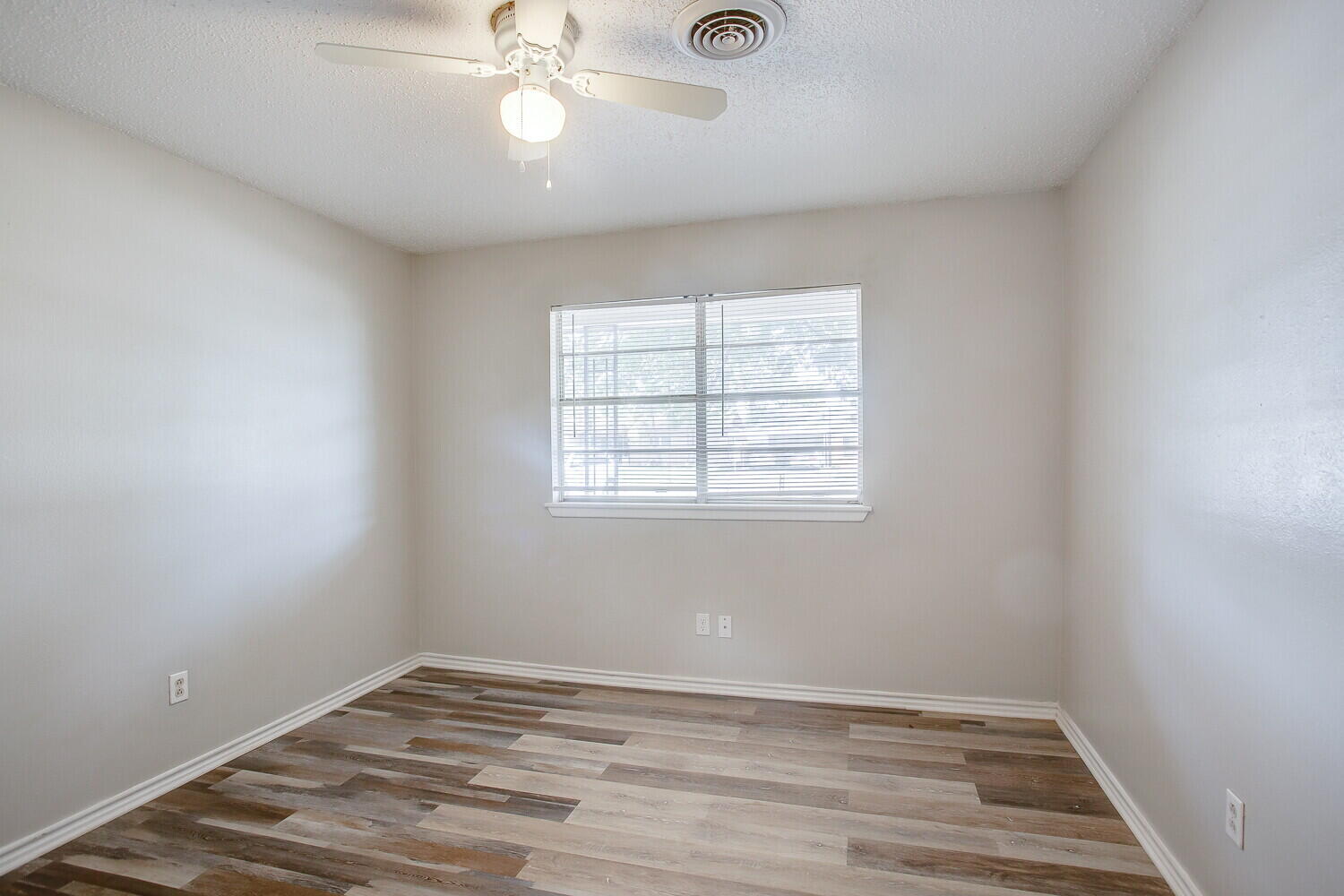 5411 49th Street Lubbock, TX 79414 - Photo 12 of 12 l-211