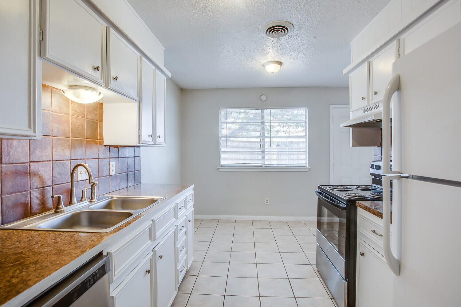 5411 49th Street Lubbock, TX 79414 - Photo 7 of 12 l-206