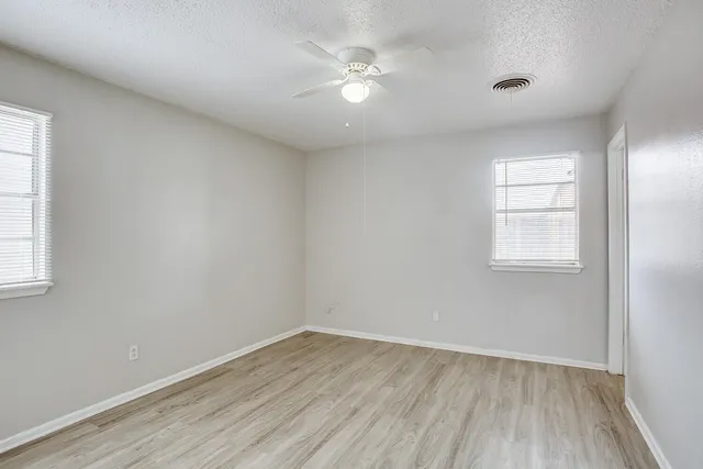 $1,375 | 5411 49th Street, Lubbock, TX 79414