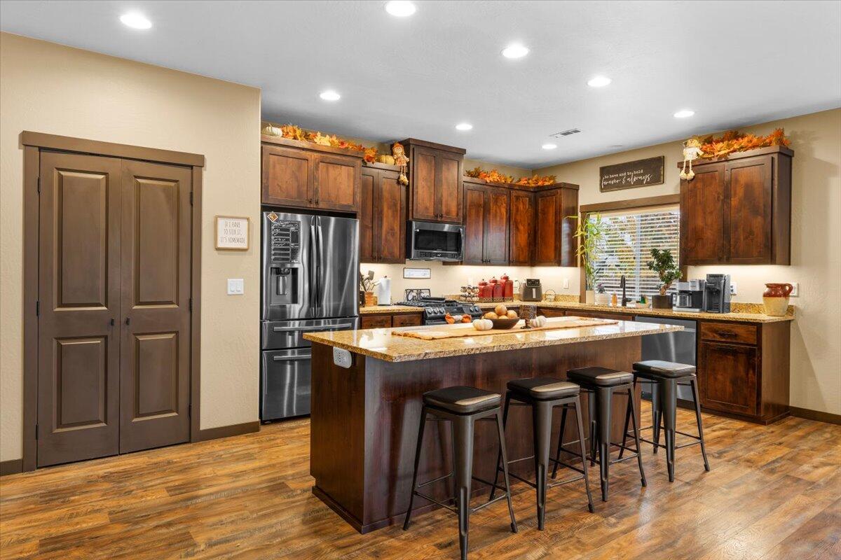 3285 Springbrook Road Medford, OR 97504 - Photo 7 of 46 1