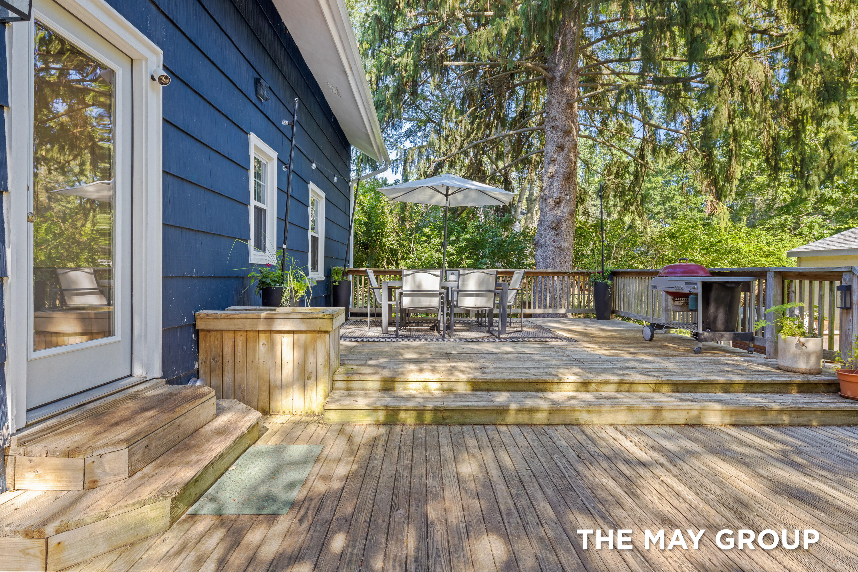 6291 Cascade Road Southeast Grand Rapids, MI 49546 - Photo 47 of 59 Back Deck