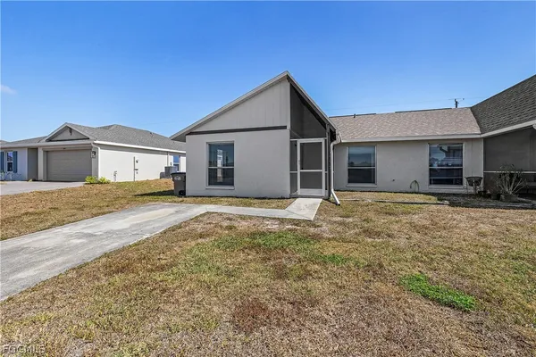 $1,425 | 1733 Northeast 7th Place, Cape Coral, FL 33909