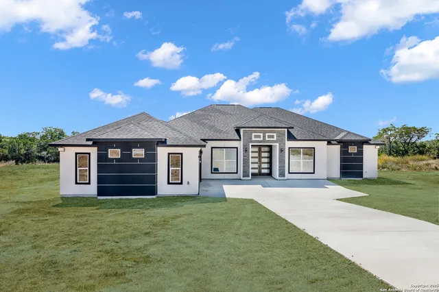 $674,000 | 106 County Road 2730, Mico, TX 78056