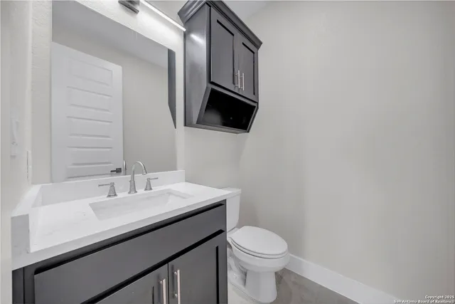 $674,000 | 106 County Road 2730, Mico, TX 78056