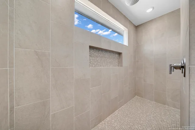 $674,000 | 106 County Road 2730, Mico, TX 78056