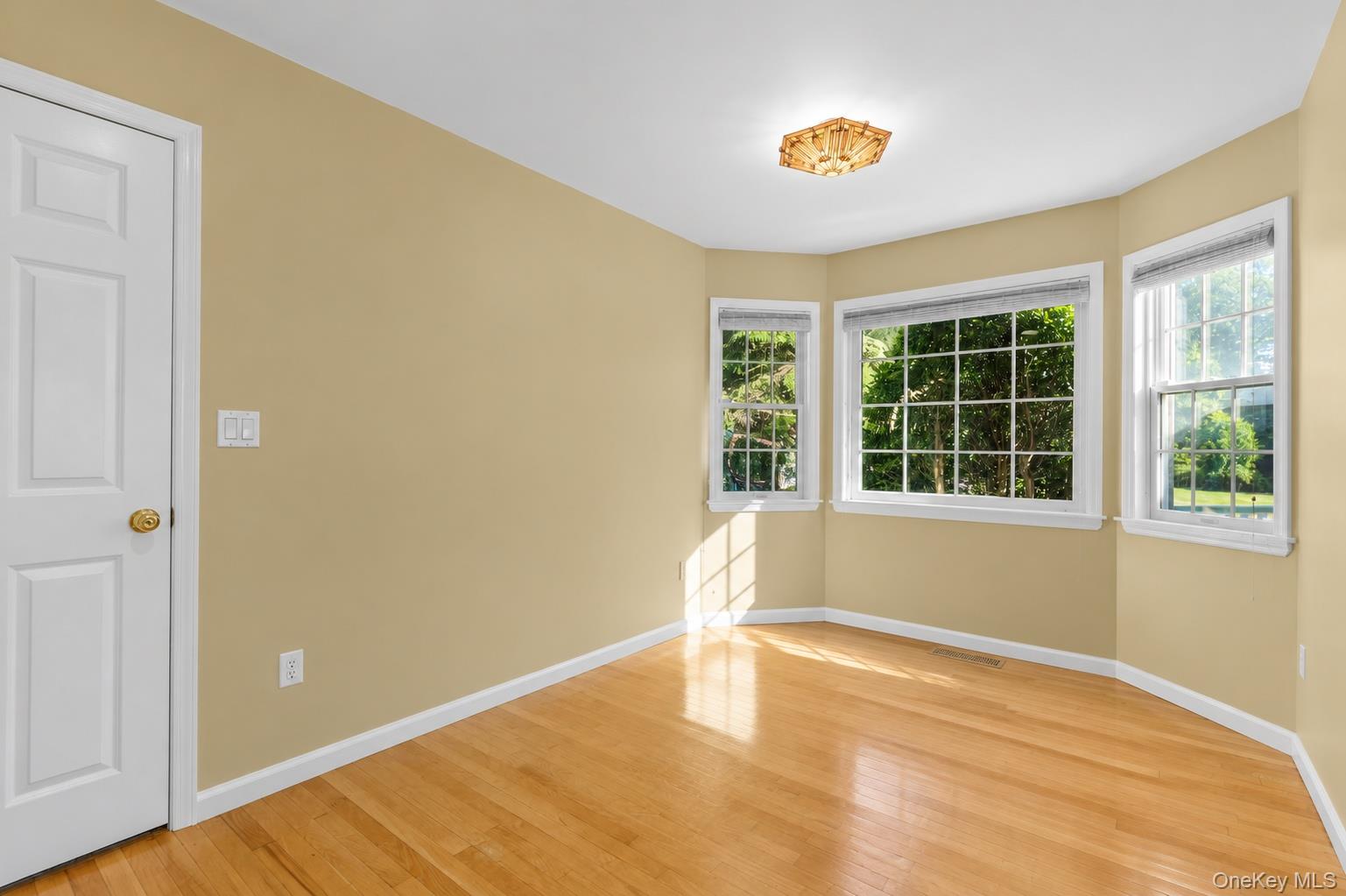 2211 Crompond Road Yorktown Heights, NY 10598 - Photo 13 of 38 Breakfast Nook