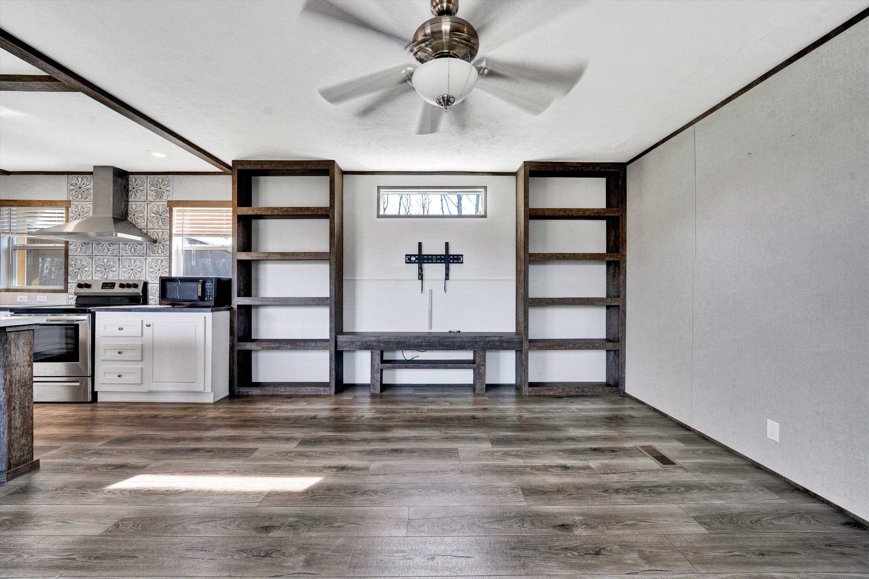 2131 Angle Plantation Road Rocky Mount, VA 24151 - Photo 4 of 35 06-DSC00401