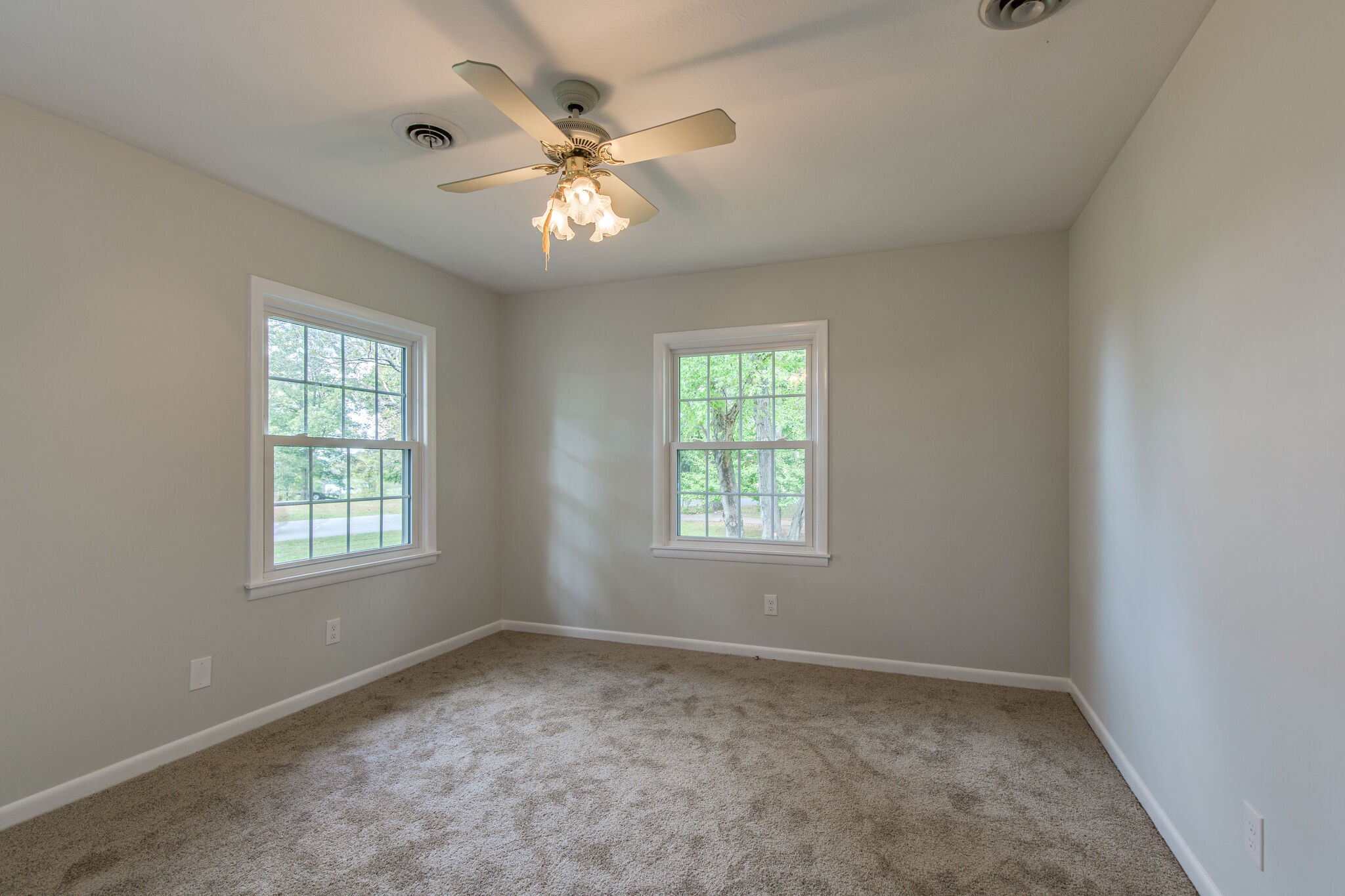 1020 Ridgecrest Drive Dickson, TN 37055 - Photo 27 of 37 Gallery Image 27