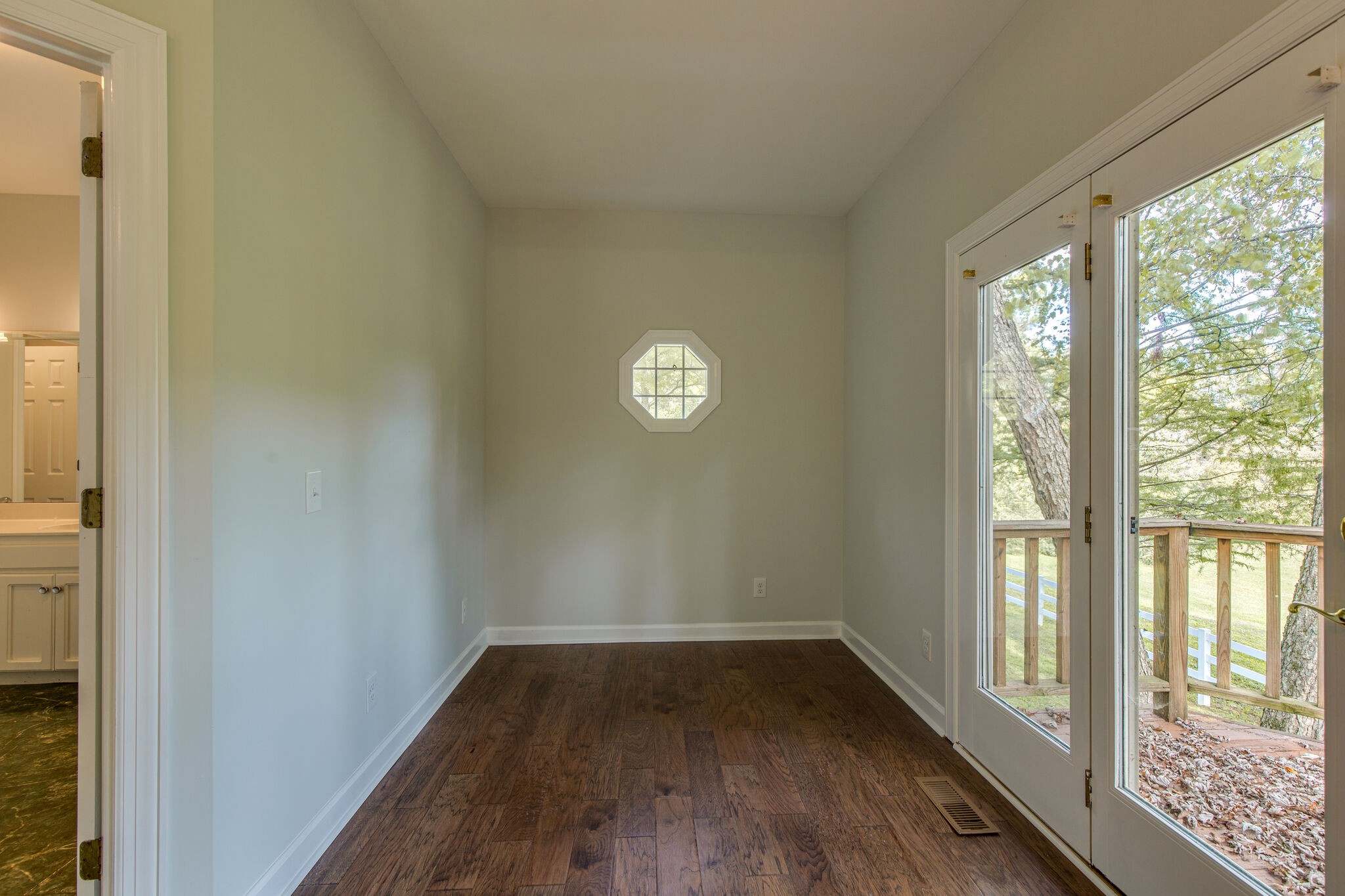 1020 Ridgecrest Drive Dickson, TN 37055 - Photo 10 of 37 Gallery Image 10