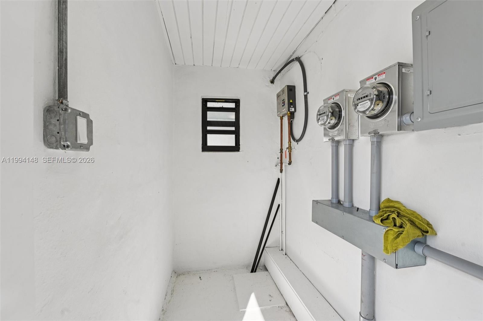 5152 Southwest 6th Street Miami, FL 33134 - Photo 40 of 43 a bathroom with a sink and bathtub