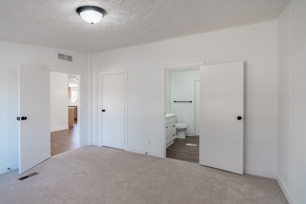 4214 Oregon Road Springfield, TN 37172 - Photo 20 of 37 a view of a bathroom