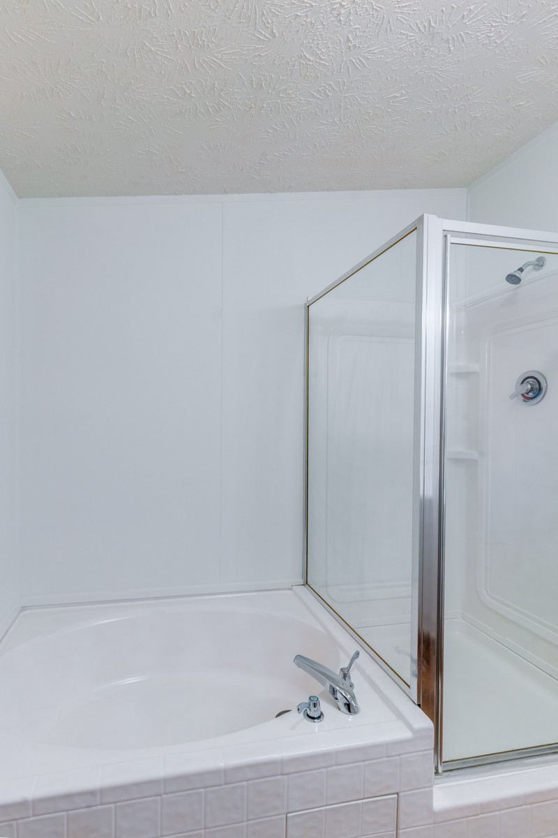4214 Oregon Road Springfield, TN 37172 - Photo 23 of 37 a bathroom with a bathtub