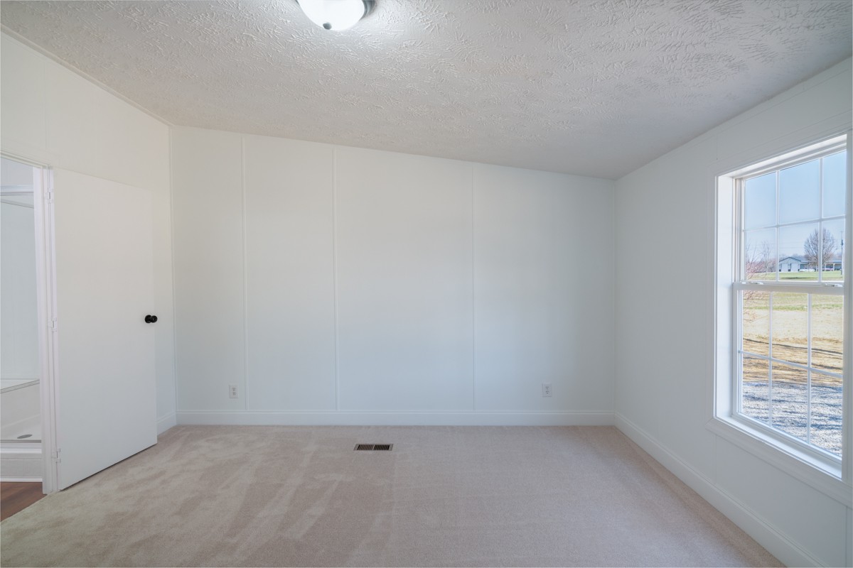 4214 Oregon Road Springfield, TN 37172 - Photo 28 of 37 an empty room with a window