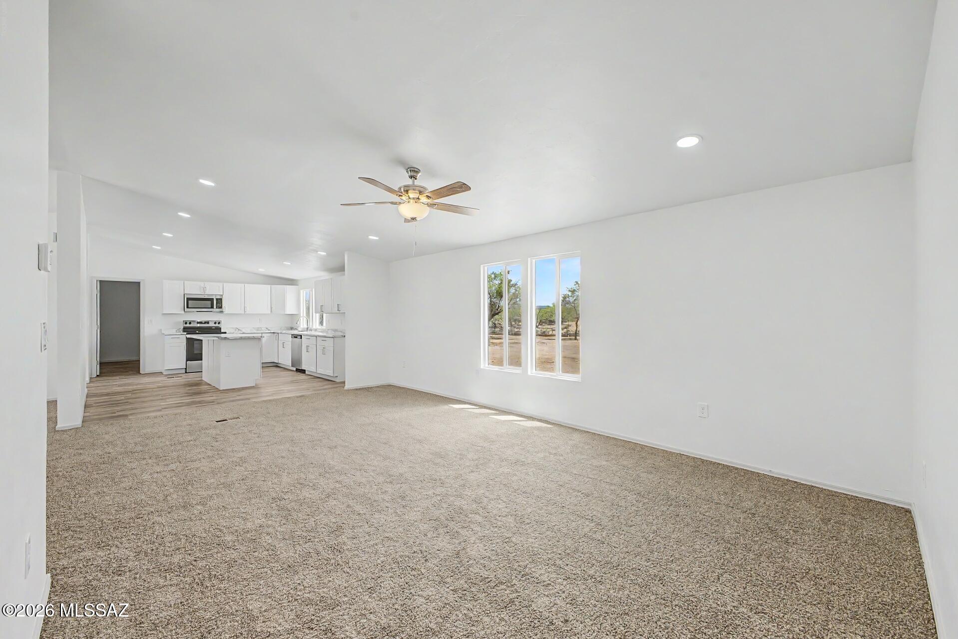 8250 South Marstellar Road Tucson, AZ 85736 - Photo 11 of 41