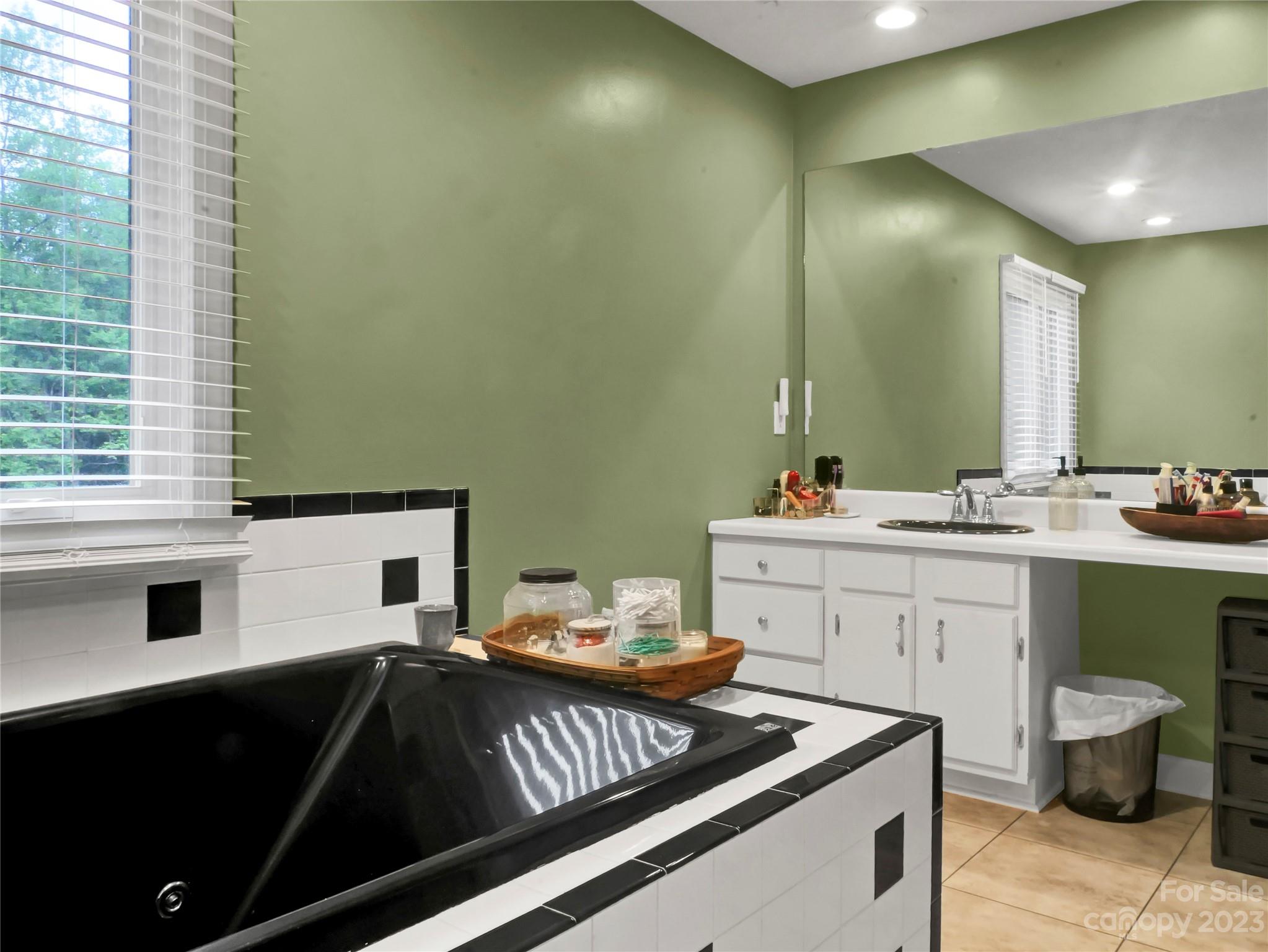 321 David Sims Road Rutherfordton, NC 28139 - Photo 27 of 47 a kitchen that has a sink and a stove in it