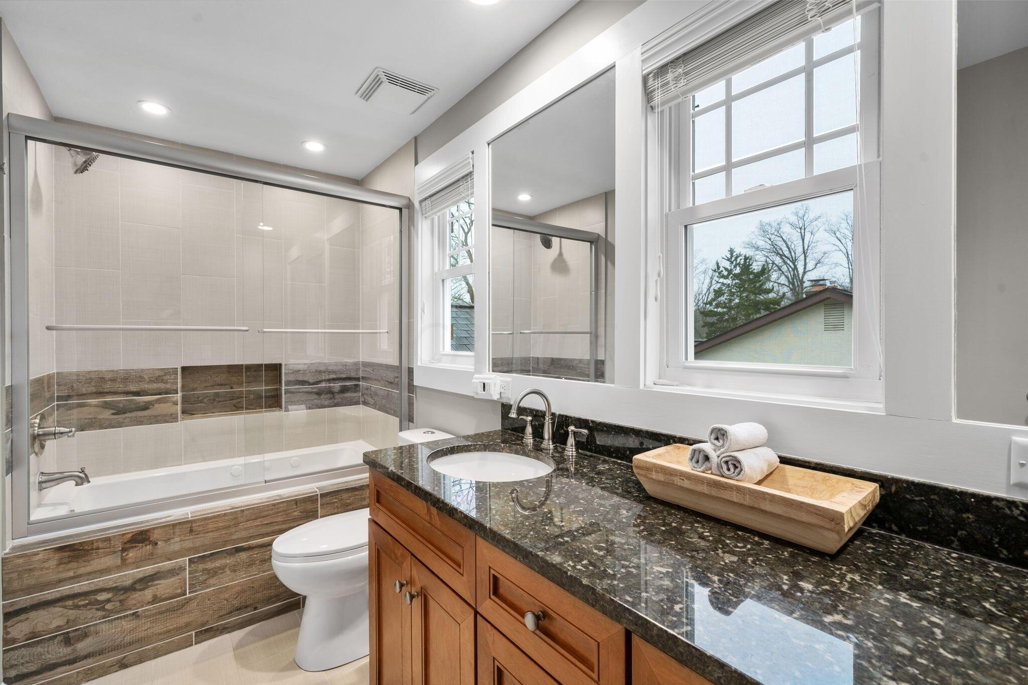 2749 Minerva Lake Road Columbus, OH 43231 - Photo 55 of 100 55-web-or-mls-DSC09309