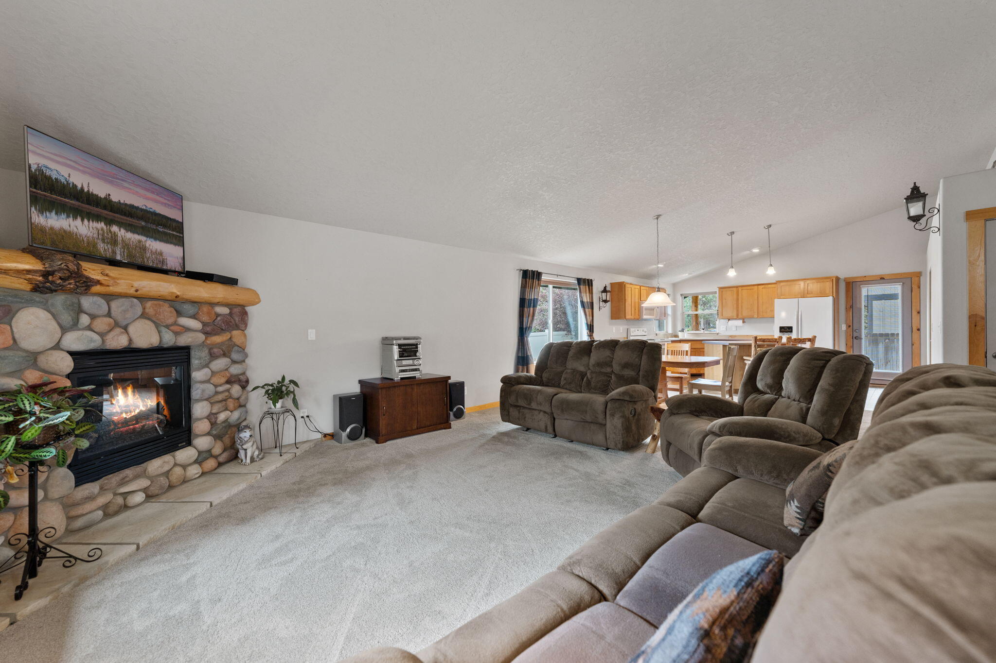 20521 Dylan Loop Bend, OR 97702 - Photo 11 of 31 14-web-or-mls-DSC09377