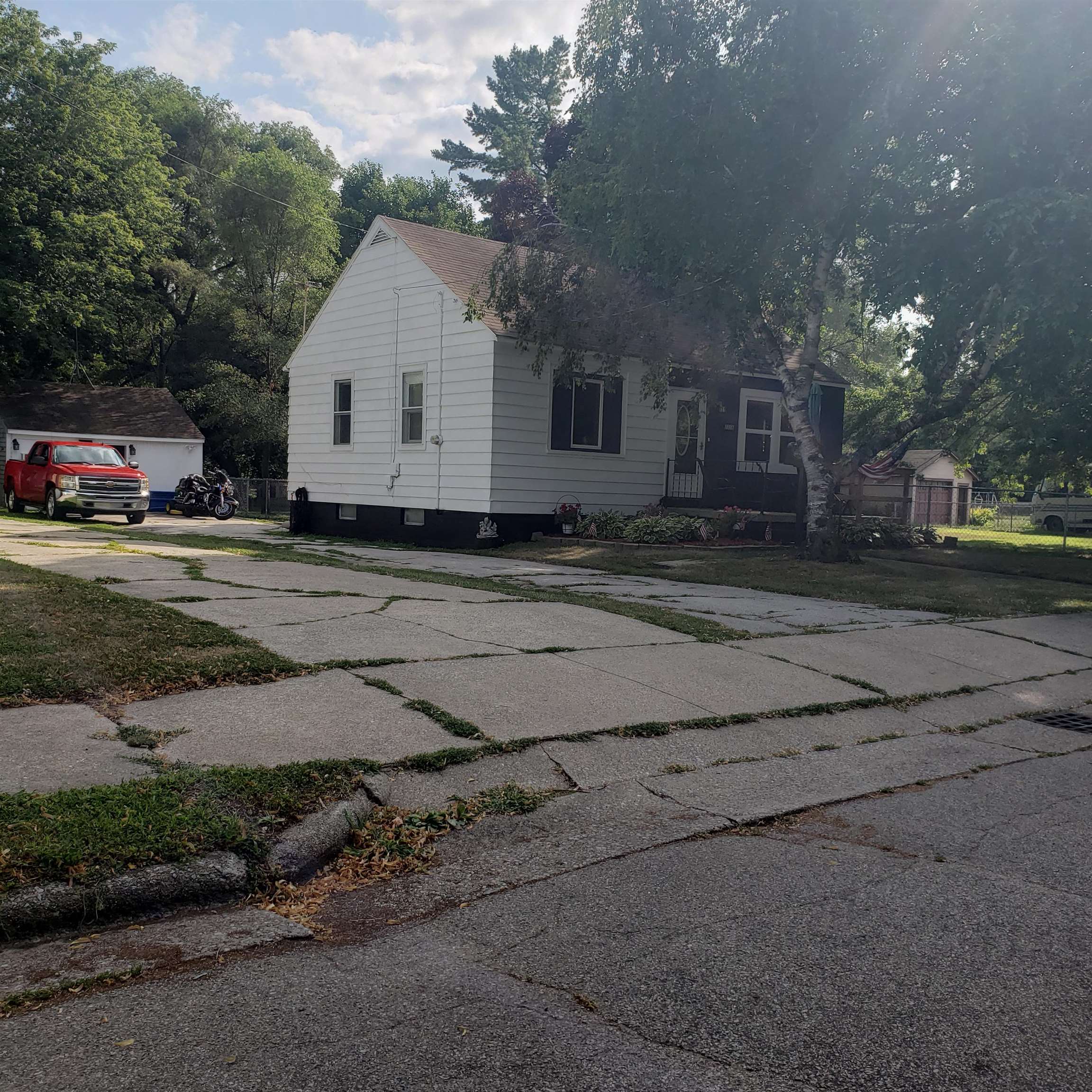 2118 First Street Bay City, MI 48708 - Photo 2 of 23