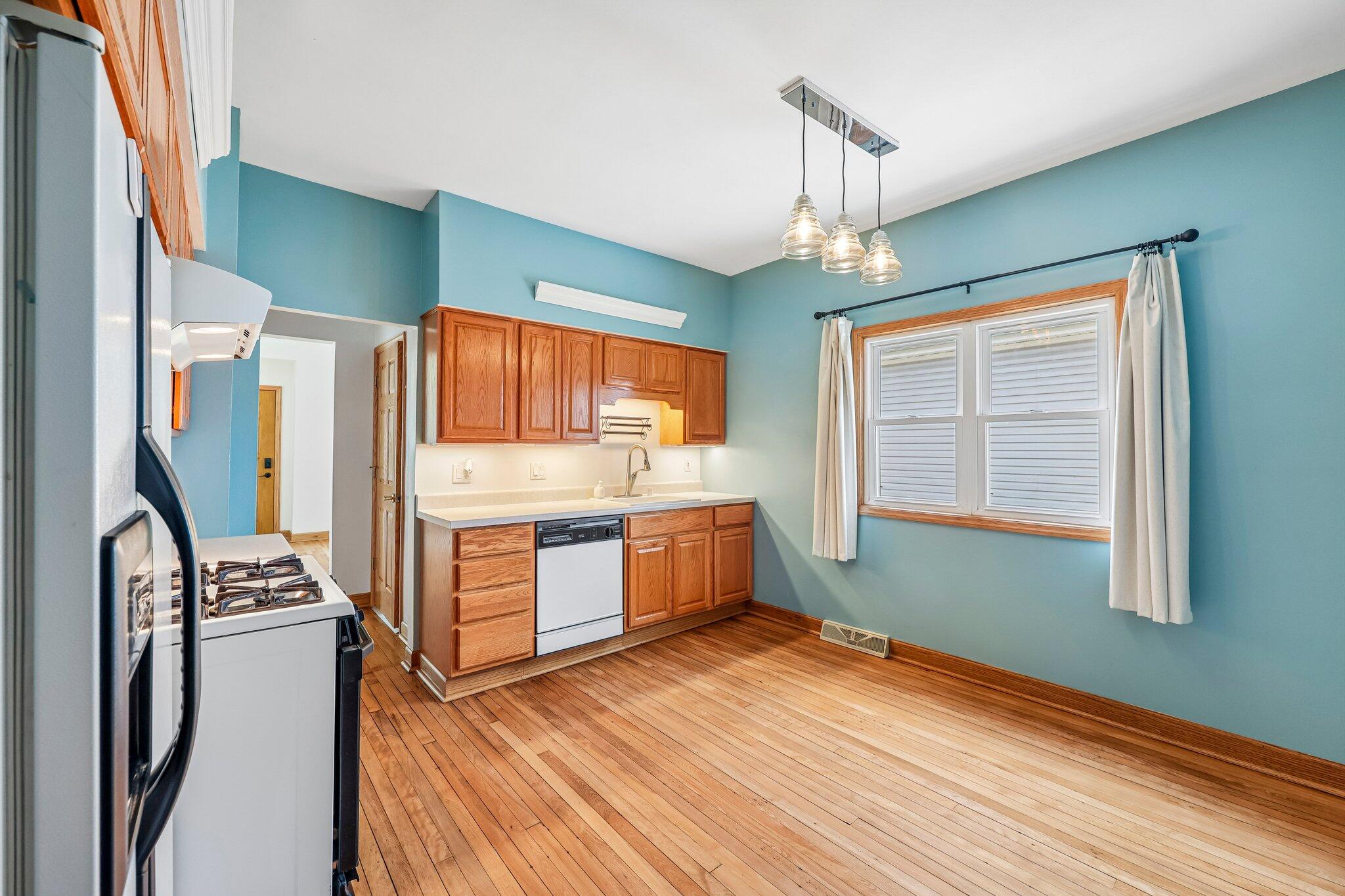 4963 North 127th Street Butler, WI 53007 - Photo 9 of 27 127th eat-in kitchen