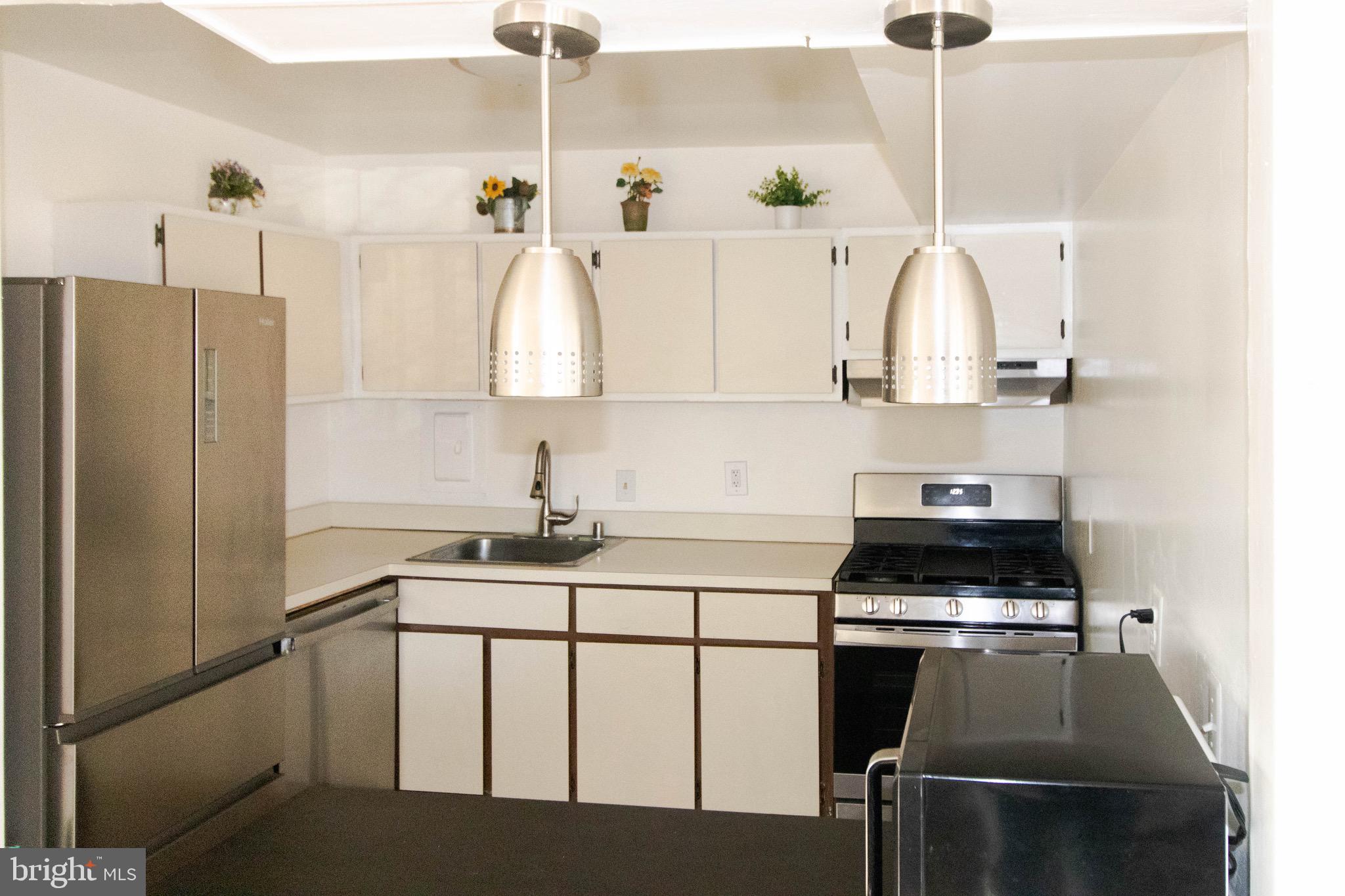 37 Canterbury Square, Unit 302 Alexandria, VA 22304 - Photo 12 of 22