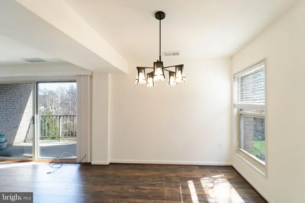 $1,750 | 37 Canterbury Square, Unit 302, Alexandria, VA 22304