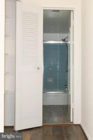 $1,750 | 37 Canterbury Square, Unit 302, Alexandria, VA 22304