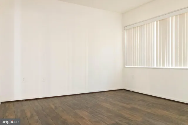 $1,750 | 37 Canterbury Square, Unit 302, Alexandria, VA 22304