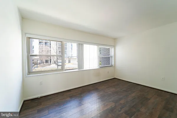 $1,750 | 37 Canterbury Square, Unit 302, Alexandria, VA 22304