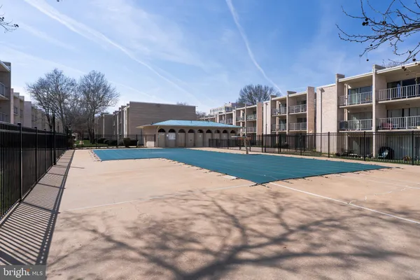 $1,750 | 37 Canterbury Square, Unit 302, Alexandria, VA 22304